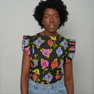 Nooworks ruffle top roses print Medium NWOT